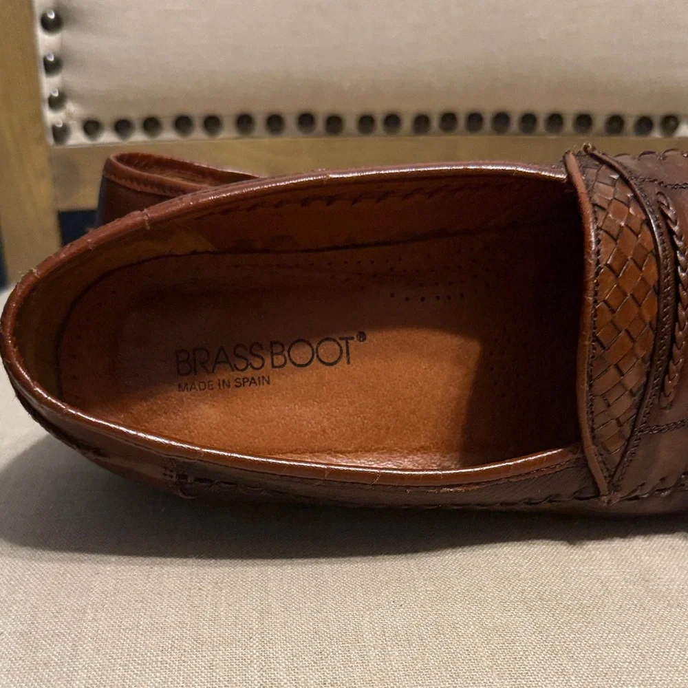 Brass Boot Classic Brown Leather Tassel Loafers, Men’s Size 9.5